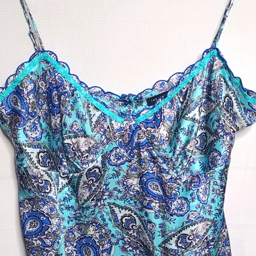 The LIMITED Y2K 100% Silk Scallop Edge Blue Paisley Cami w/ Button Up …